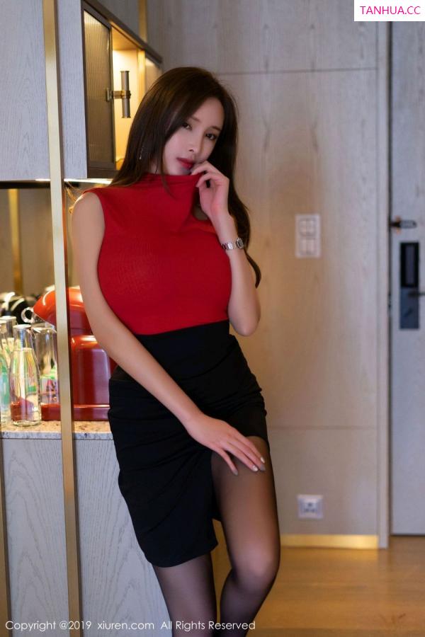周妍希 奶瓶土肥圆 [XIUREN]高清写真图 2019.10.17 奶瓶土肥圆矮挫丑黑穷第18张图片